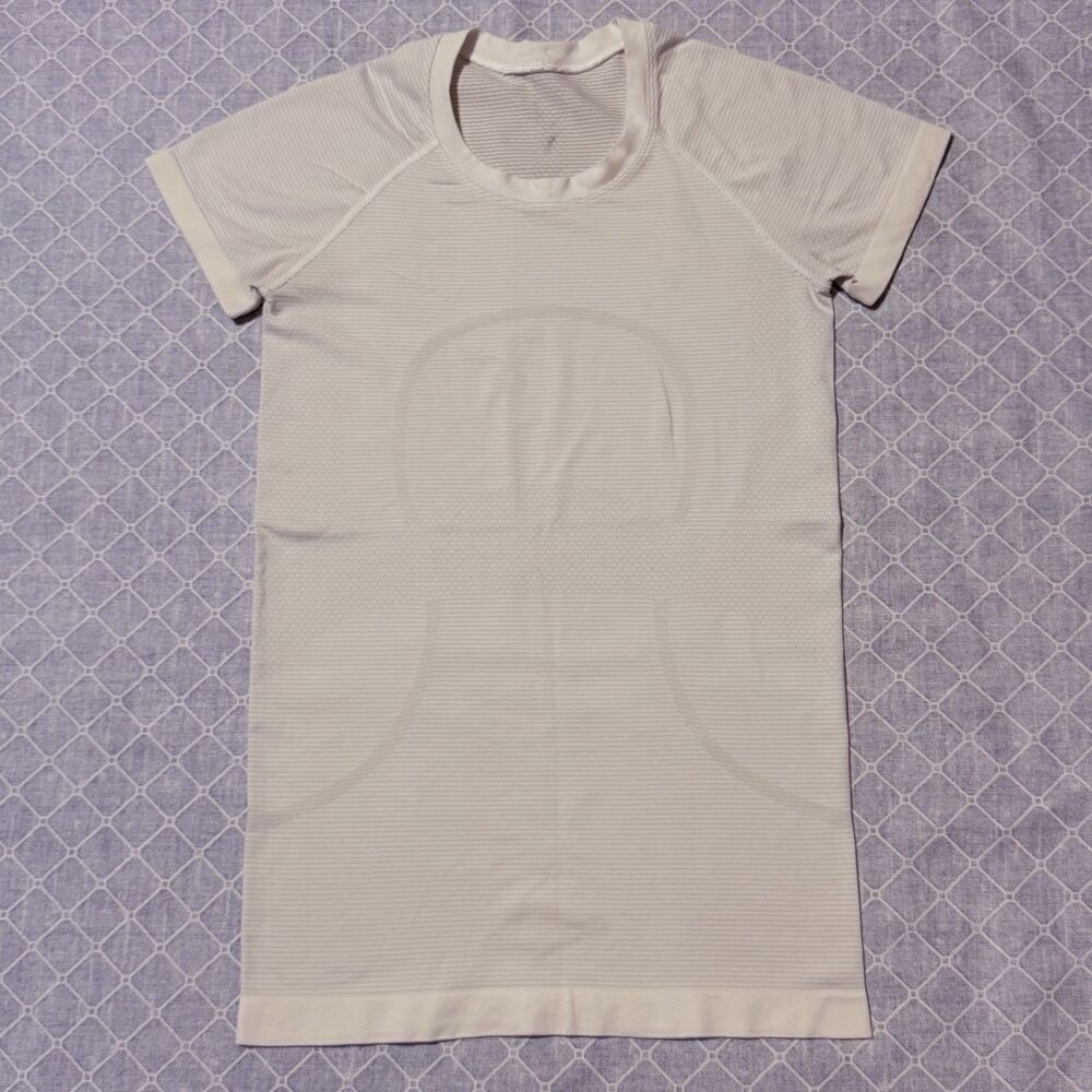 Lululemon Swiftly Tech Shirt Womens 6 Short Sleeve Athletic Running Top Ivory
